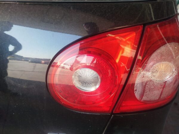 PILOTO TRASERO DERECHO INTERIOR VOLKSWAGEN GOLF V (1K1)(10.2003)