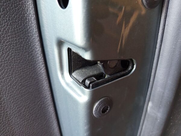 CERRADURA PUERTA TRASERA DERECHA VOLKSWAGEN GOLF V (1K1)(10.2003)