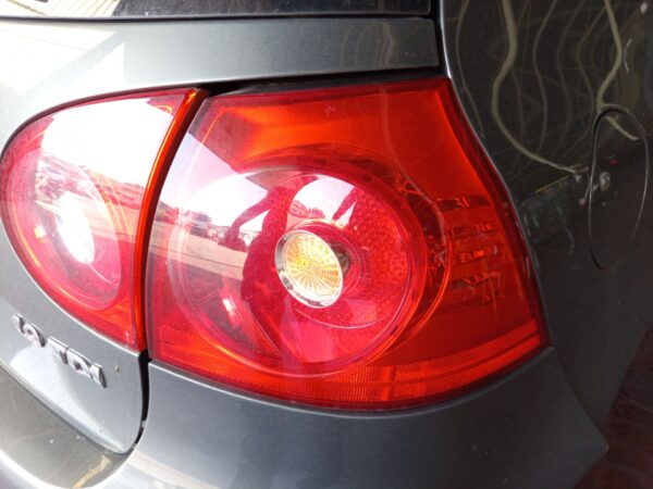 PILOTO TRASERO DERECHO VOLKSWAGEN GOLF V (1K1)(10.2003)