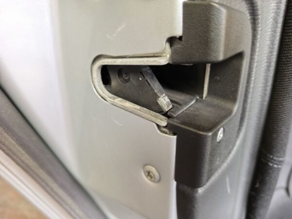 CERRADURA PUERTA TRASERA DERECHA MERCEDES-BENZ CLASE C (BM 203) BERLINA