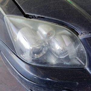 FARO DERECHO TOYOTA AVENSIS WAGON (T25)