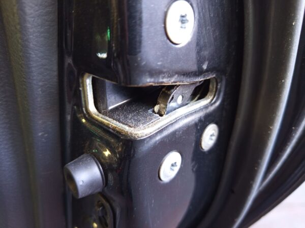 CERRADURA PUERTA TRASERA DERECHA TOYOTA AVENSIS WAGON (T25)