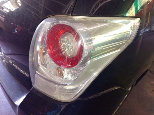PILOTO TRASERO DERECHO TOYOTA VERSO (AUR2/ZGR2)