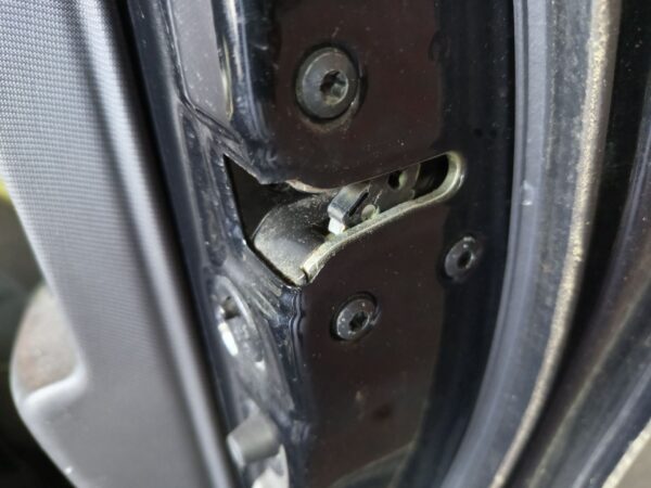 CERRADURA PUERTA TRASERA DERECHA KIA CEED (ED)