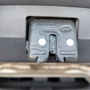 CERRADURA MALETERO / PORTON TOYOTA AURIS (E18)