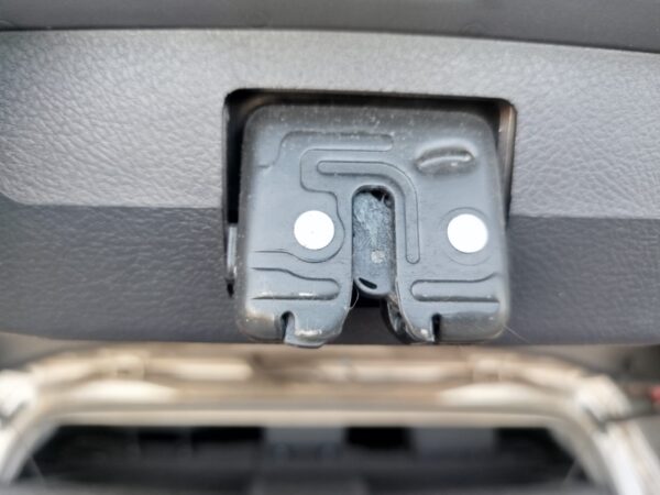CERRADURA MALETERO / PORTON TOYOTA AURIS (E18)