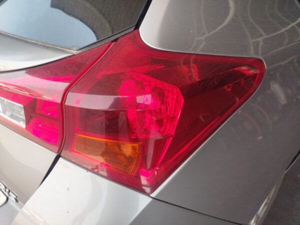 PILOTO TRASERO DERECHO TOYOTA AURIS (E18)