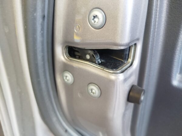 CERRADURA PUERTA DELANTERA IZQUIERDA TOYOTA AURIS (E18)