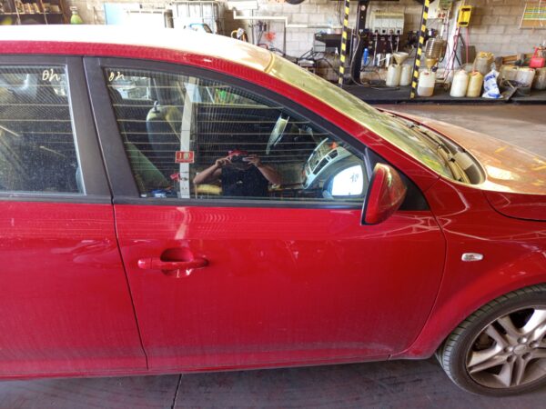 PUERTA DELANTERA DERECHA KIA CEED (ED)