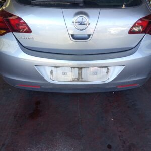PARAGOLPES TRASERO OPEL ASTRA J BERLINA 5P