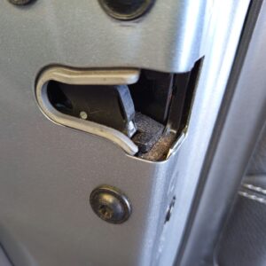 CERRADURA PUERTA TRASERA IZQUIERDA OPEL ASTRA J BERLINA 5P