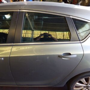 PUERTA TRASERA IZQUIERDA OPEL ASTRA J BERLINA 5P