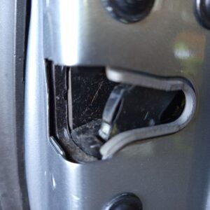 CERRADURA PUERTA DELANTERA DERECHA OPEL ASTRA J BERLINA 5P