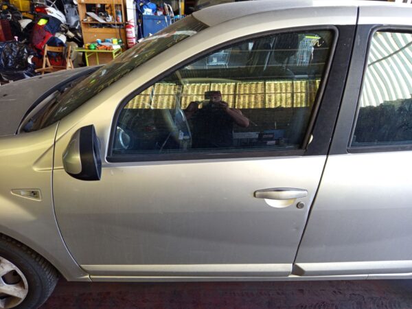 PUERTA DELANTERA IZQUIERDA DACIA SANDERO