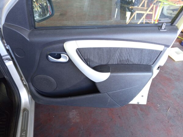 ELEVALUNAS DELANTERO DERECHO DACIA SANDERO