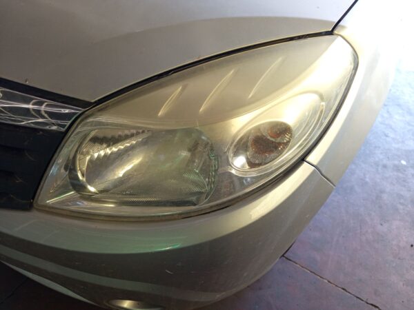 FARO IZQUIERDO DACIA SANDERO