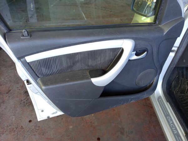 ELEVALUNAS DELANTERO IZQUIERDO DACIA SANDERO