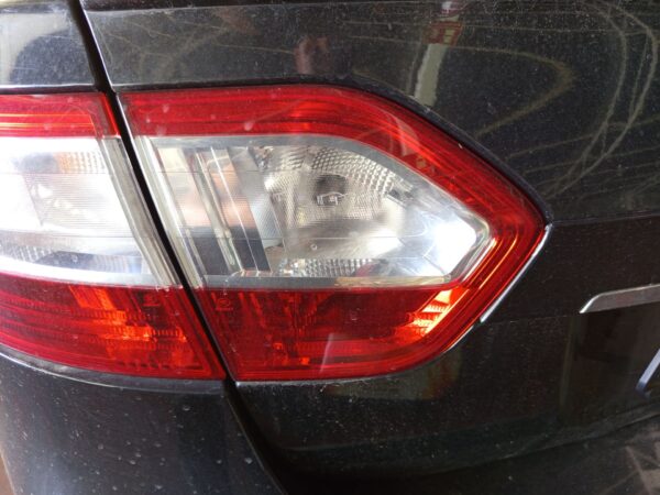 PILOTO TRASERO IZQUIERDO INTERIOR RENAULT FLUENCE