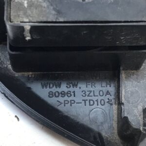 MANDO ELEVALUNAS DELANTERO IZQUIERDO NISSAN PULSAR (C13M)