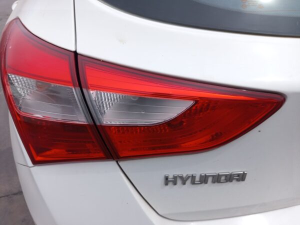 PILOTO TRASERO IZQUIERDO INTERIOR HYUNDAI I30 (GD)