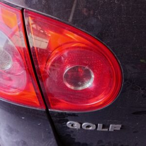 PILOTO TRASERO IZQUIERDO INTERIOR VOLKSWAGEN GOLF V (1K1)(10.2003)