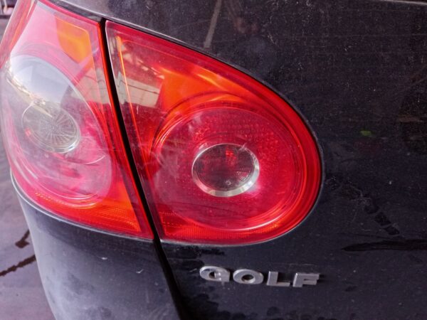 PILOTO TRASERO IZQUIERDO INTERIOR VOLKSWAGEN GOLF V (1K1)(10.2003)