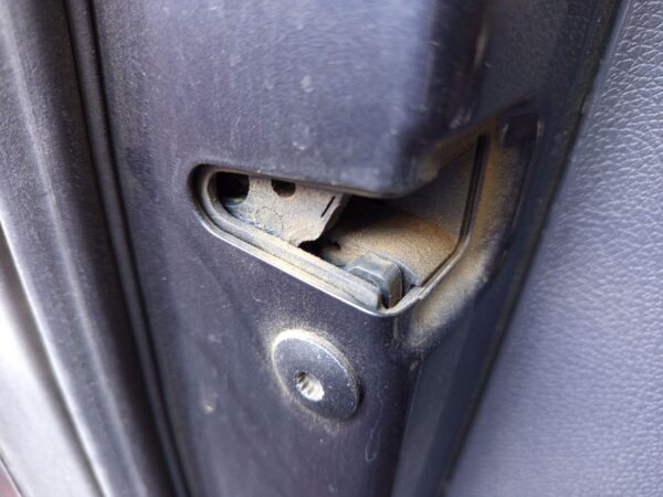 CERRADURA PUERTA TRASERA IZQUIERDA VOLKSWAGEN GOLF V (1K1)(10.2003)