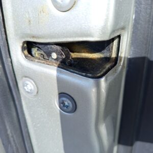 CERRADURA PUERTA DELANTERA IZQUIERDA TOYOTA AVENSIS BERLINA (T25)