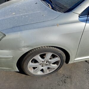 ALETA DELANTERA IZQUIERDA TOYOTA AVENSIS BERLINA (T25)