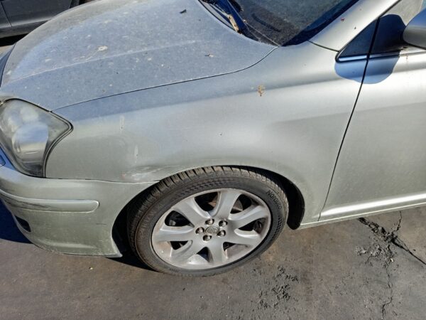 ALETA DELANTERA IZQUIERDA TOYOTA AVENSIS BERLINA (T25)