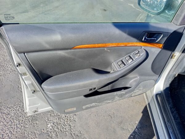ELEVALUNAS DELANTERO IZQUIERDO TOYOTA AVENSIS BERLINA (T25)