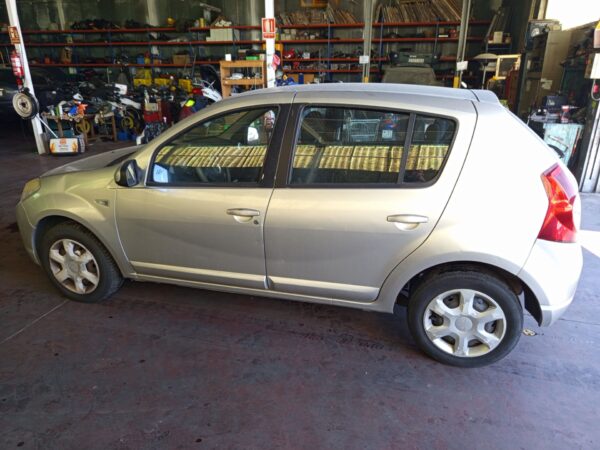 CONDENSADOR / RADIADOR  AIRE ACONDICIONADO DACIA SANDERO - Imagen 2