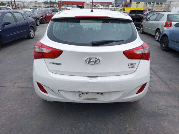 PILOTO TRASERO IZQUIERDO INTERIOR HYUNDAI I30 (GD) - Imagen 5