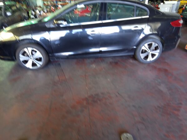 PILOTO TRASERO IZQUIERDO RENAULT FLUENCE - Imagen 4