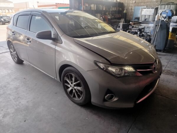 PILOTO TRASERO DERECHO INTERIOR TOYOTA AURIS (E18) - Imagen 4