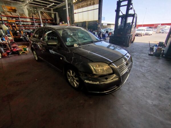 FARO DERECHO TOYOTA AVENSIS BERLINA (T25) - Imagen 3