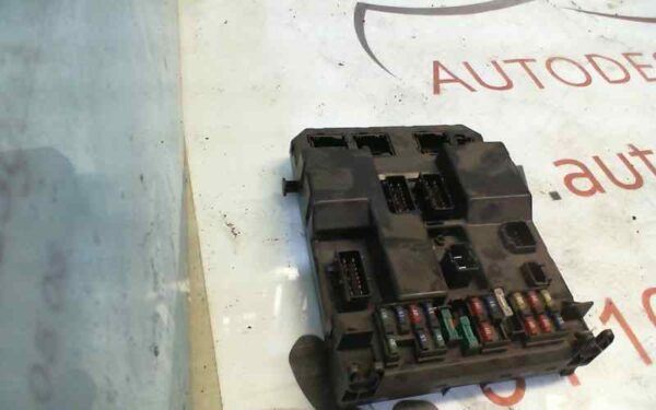 CAJA RELES / FUSIBLES PEUGEOT 307 (S1)(04.2001)