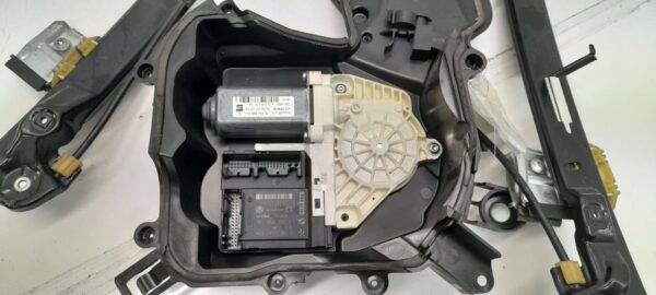 ELEVALUNAS DELANTERO DERECHO SEAT LEON (1P1)