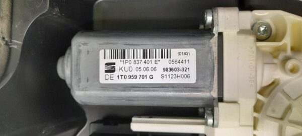 ELEVALUNAS DELANTERO IZQUIERDO SEAT LEON (1P1)