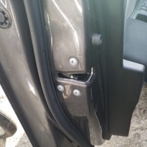 CERRADURA PUERTA DELANTERA IZQUIERDA TOYOTA YARIS (P13)