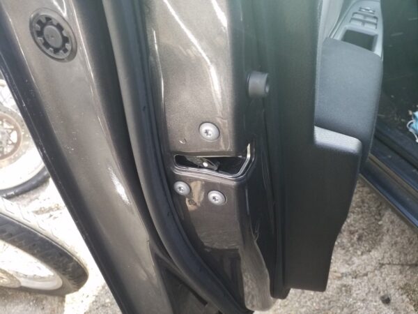 CERRADURA PUERTA DELANTERA IZQUIERDA TOYOTA YARIS (P13)