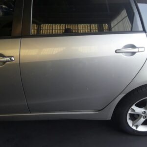 PUERTA TRASERA IZQUIERDA MITSUBISHI GRANDIS (NA0W)