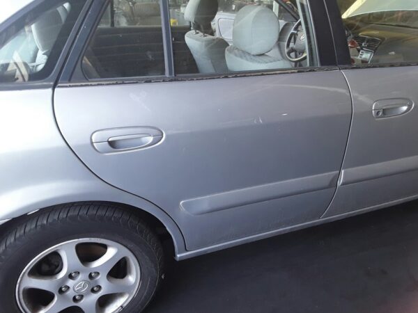 PUERTA TRASERA DERECHA MAZDA 626 BERLINA (GF)