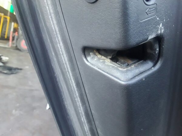 CERRADURA PUERTA TRASERA IZQUIERDA AUDI A6 BERLINA (4F2)