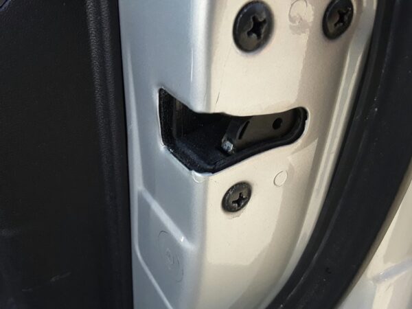 CERRADURA PUERTA DELANTERA DERECHA HYUNDAI I10 (PA)