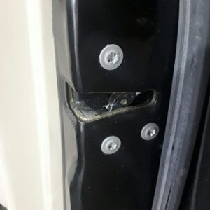 CERRADURA PUERTA DELANTERA DERECHA TOYOTA AVENSIS WAGON (T25)