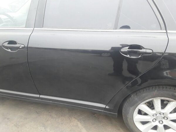 PUERTA TRASERA IZQUIERDA TOYOTA AVENSIS WAGON (T25)