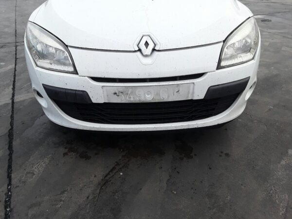 PARAGOLPES DELANTERO RENAULT MEGANE III BERLINA 5P