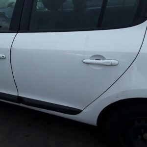 PUERTA TRASERA IZQUIERDA RENAULT MEGANE III BERLINA 5P