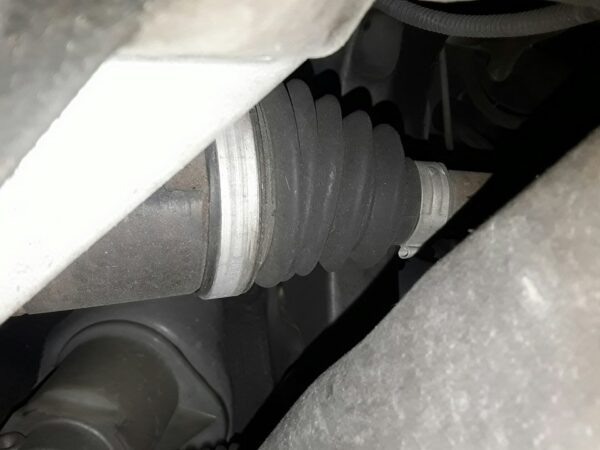 TRANSMISION DELANTERA IZQUIERDA RENAULT MEGANE III BERLINA 5P